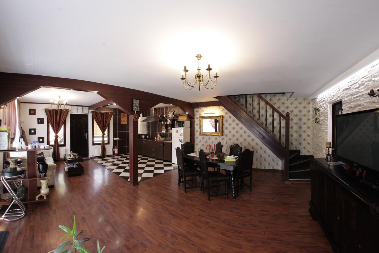 Pension Casa Wenge Sinaia Buitenkant foto