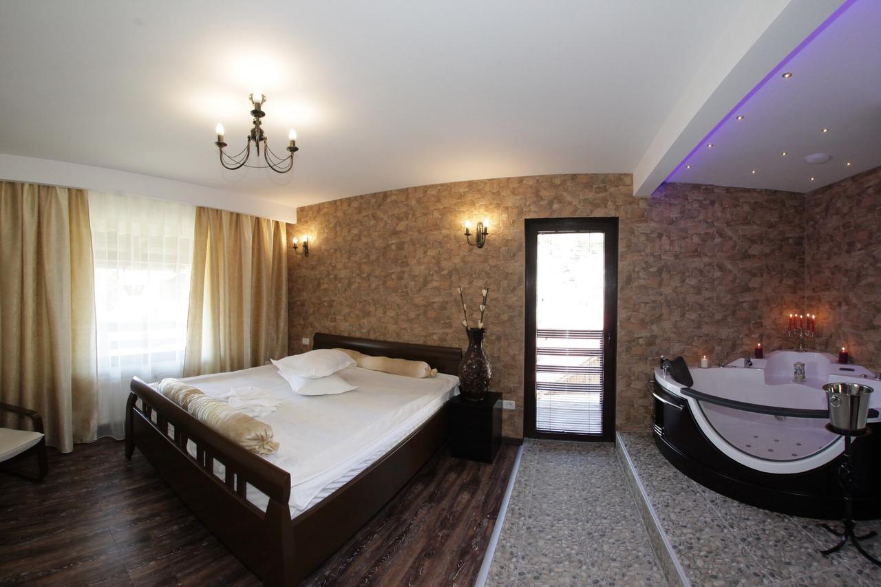 Pension Casa Wenge Sinaia Buitenkant foto