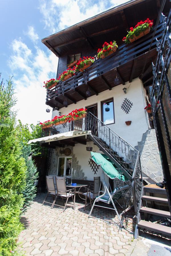 Pension Casa Wenge Sinaia Buitenkant foto