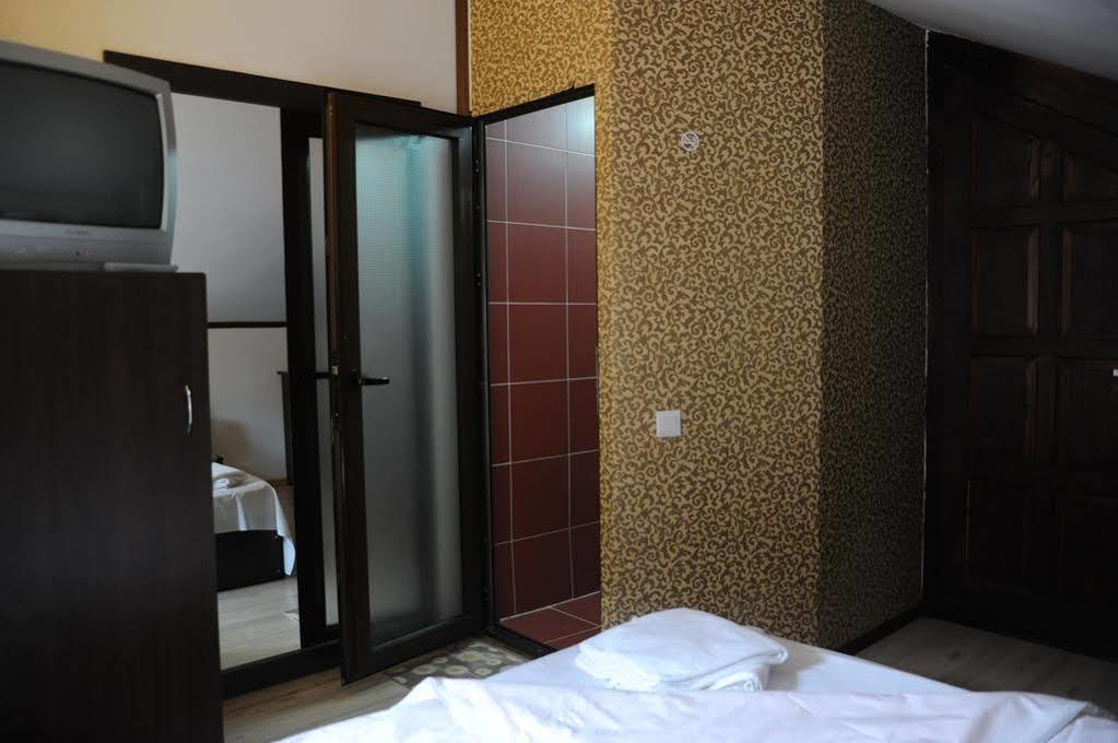 Pension Casa Wenge Sinaia Buitenkant foto